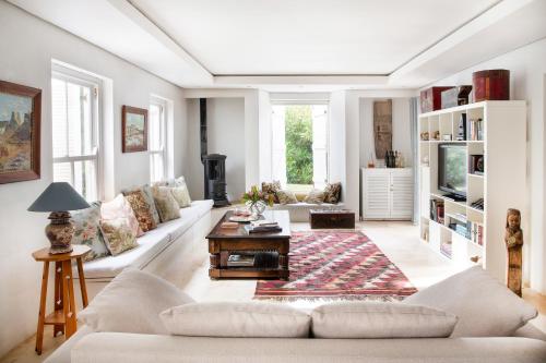 The Grand Marigold - thumb 1