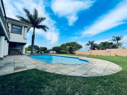 Umhlanga 10 Sleeper With Pool, Garden And Sea Views - thumb 5