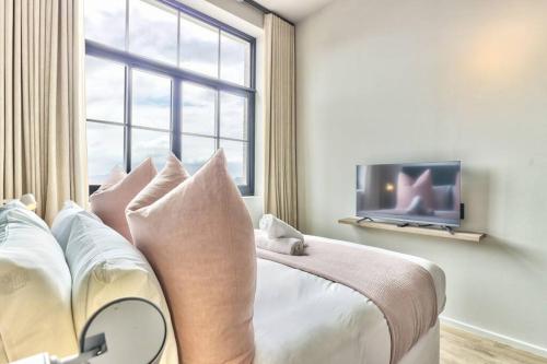 Upmarket, Modern Sun Filled Paradise At The Harri - thumb 0