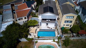 Upperbloem Guesthouse And Apartments