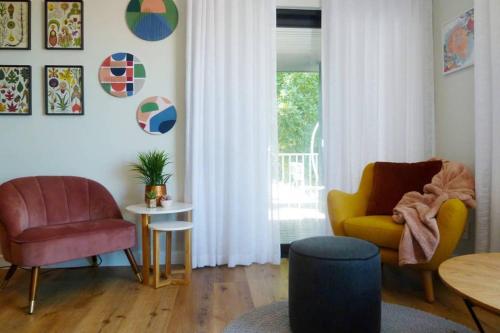 Urban Nest In Vibrant Green Point - thumb 0