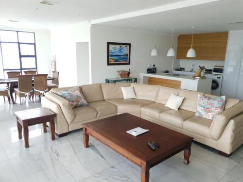 USHAKA WATERFRONT - PALATIAL PRIVATE PENTHOUSE - thumb 0