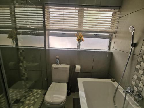 Utopia Guest House - thumb 1