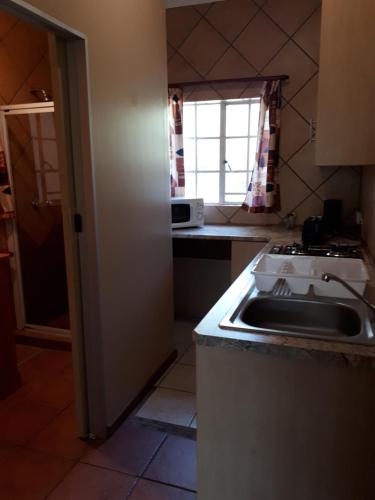 Vivian's Cottage - thumb 5