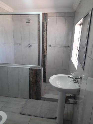 Xpress Bush Lodge - thumb 3