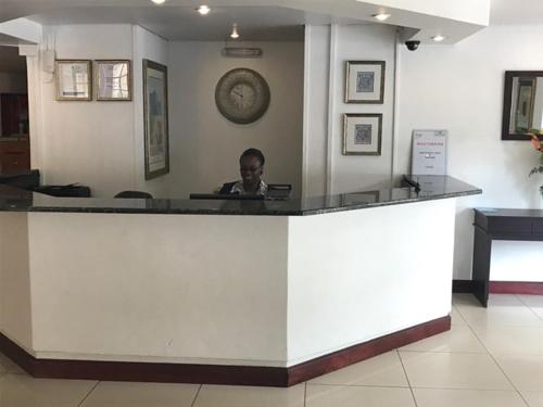 Airport Inn And Suites - thumb 5