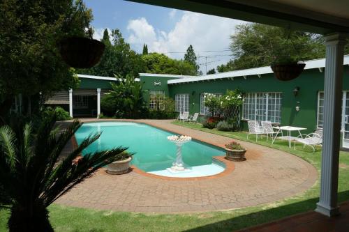 Aiport Manor B&B (old Marben Manor House) - thumb 1