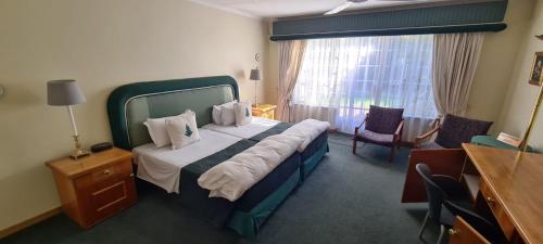 Aiport Manor B&B (old Marben Manor House) - thumb 3