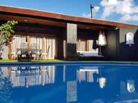 A' Queenslin Guesthouse Tourism Africa