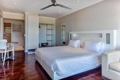A Second Floor Studio With Sweeping Panoramic Views - thumb 1