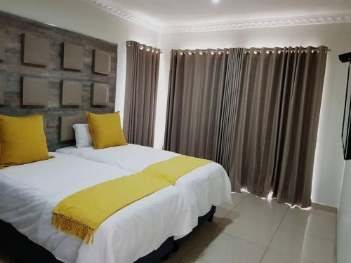 8sIndoor Heated Pool4 Bedroom VillaGreat Views - thumb 1