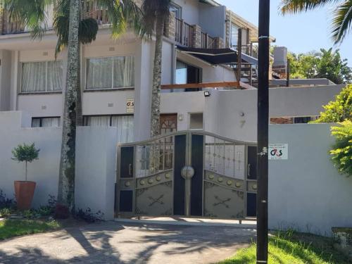 7 Dolphins - thumb 1