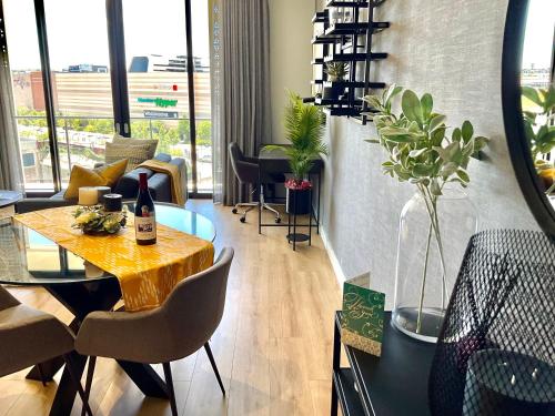 5 Star Ellipse Waterfall Elegant Apartments, Midrand - thumb 0