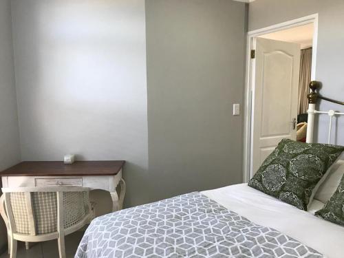 5 On Pieter Hugo - thumb 3