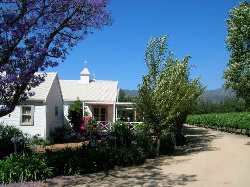 5 Mountains Lodge - thumb 0