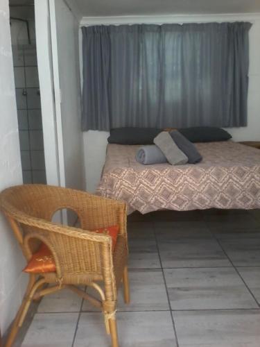 40 On Main Self Catering - thumb 1
