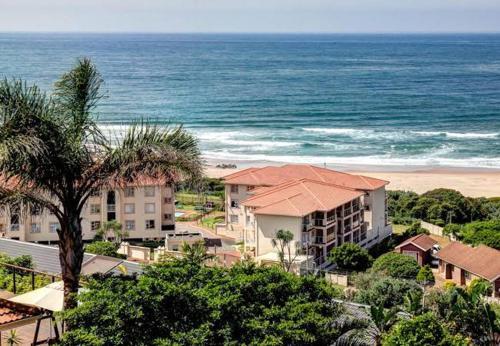 40 La Mer, Illovo Beach Apartment - thumb 0