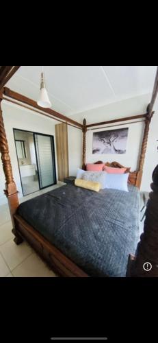 3 Bedroom Apartment At The Blyde - thumb 2