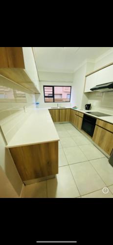 3 Bedroom Apartment At The Blyde - thumb 4
