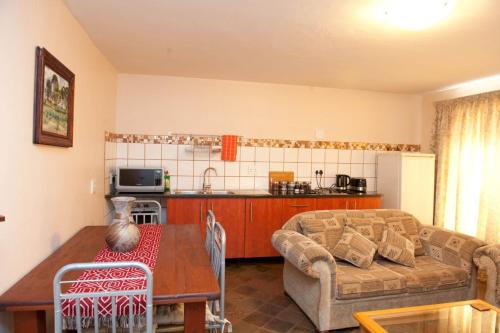 282 Guesthouse/Self-Catering - thumb 0