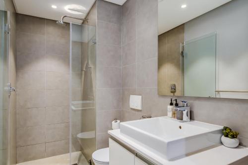 202 Warwick - thumb 2