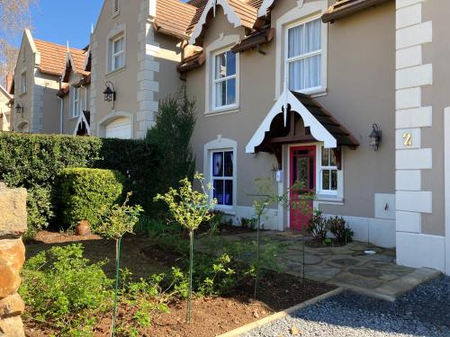 2 Rawdons Country Estate - thumb 0