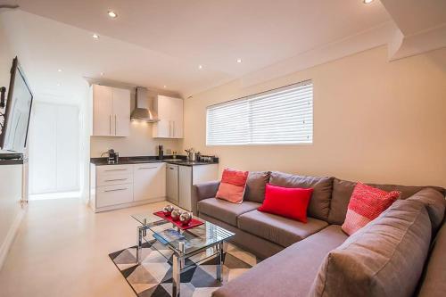 2 On Medburn - thumb 3