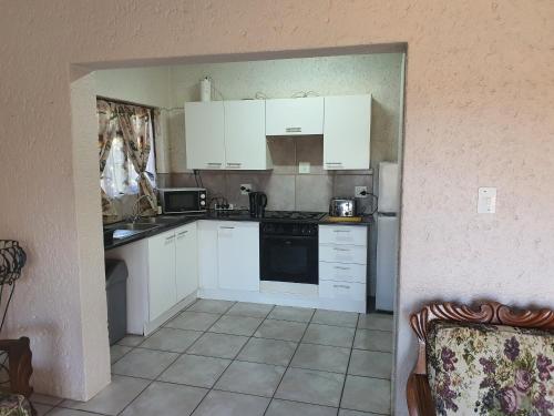 2 Bedroom Cottage - thumb 2