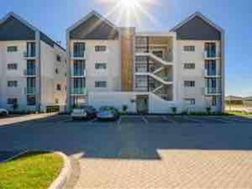 2 Bedroom Bellamare Holiday Beach Apartment - thumb 5