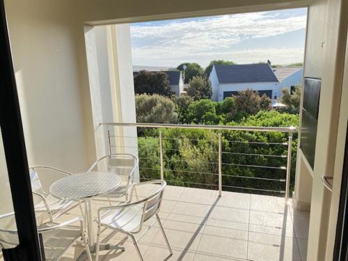 2 Bedroom Apartment In Langebaan - thumb 0
