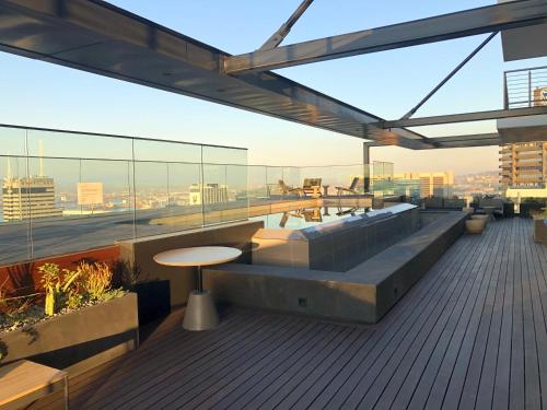 16 On Bree Studio Apartment With City Mountain Sea Views - thumb 2