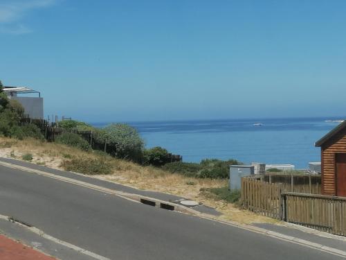 15 On Penguin Guesthouse - thumb 0