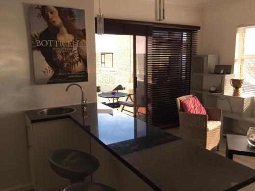 14 Chapman Avenue Flat With Ocean View - thumb 3