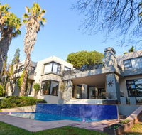 112 on Kloof Guesthouse - Tourism Africa