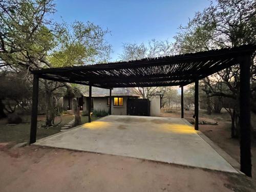 10 Raptors Lodge - thumb 1