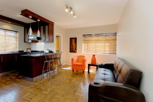 10 On Cape Self Catering Apartments - thumb 3