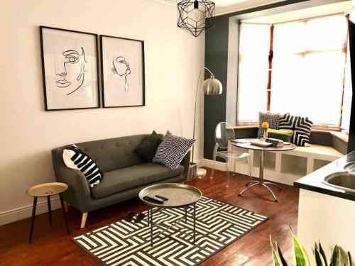 1-Bedroom Sea Point Gem - Perfect Location! - thumb 1