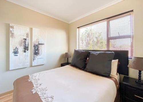 1 Bedroomed Serendipity Cottage West Beach, Cape Town - thumb 2