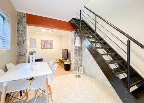 1 Bedroomed Serendipity Cottage West Beach, Cape Town - thumb 1
