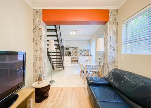 1 Bedroomed Serendipity Cottage West Beach, Cape Town - thumb 0