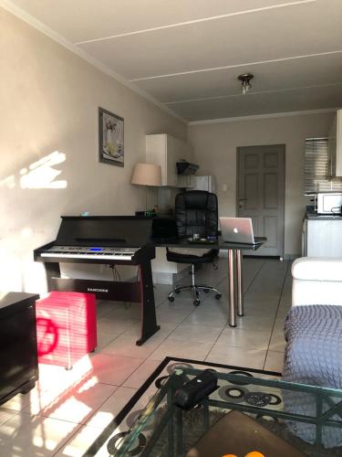 1 BEDROOM STANDARD APARTMENT - thumb 1