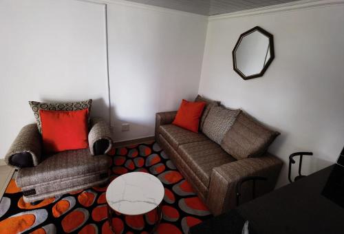 1 Bedroom Self Catering Apartment In Vincent - 9 - thumb 1