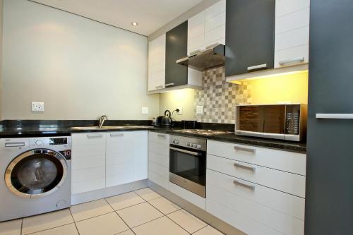 1 Bed Apartment Mario - The Decks - thumb 4