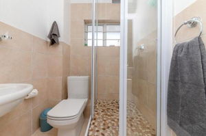 Bright Airy Studio In Green Point