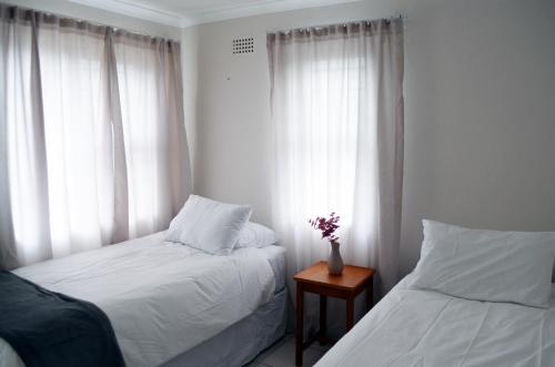 Broadway Self Catering Apartments - thumb 4