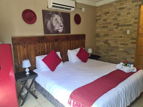 Bush Inn Lodge - thumb 1