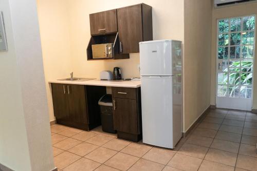 Bushbaby Valley Lodge - thumb 4