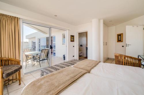 Camps Bay Terrace Penthouse - thumb 4