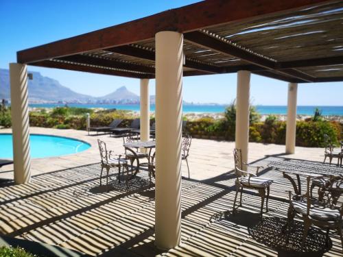 Cape Town Family Beachfront Apartment Leisure Bay - thumb 1
