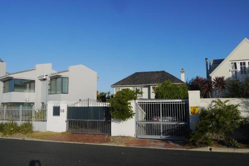 Cape Town Milnerton Lagoon Villa - thumb 1